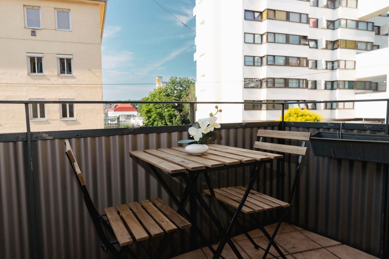 Beautiful 2-Bedroom Apartment Near Schoenbrunn Vienna Exterior photo