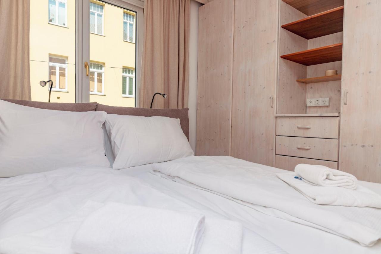 Beautiful 2-Bedroom Apartment Near Schoenbrunn Vienna Exterior photo